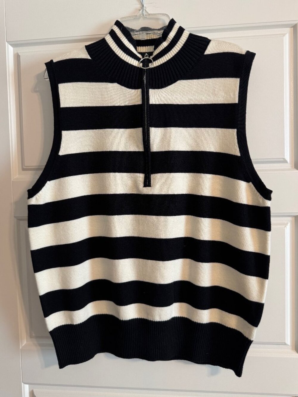 NWT Entro Black & Cream Striped Sleeveless Sweater SZ L